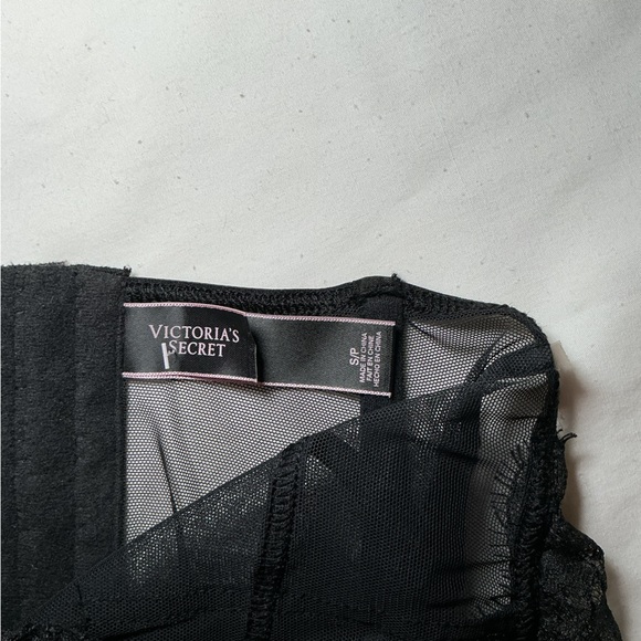 Elegant Black Lace Bodysuit - Picture 6 of 6